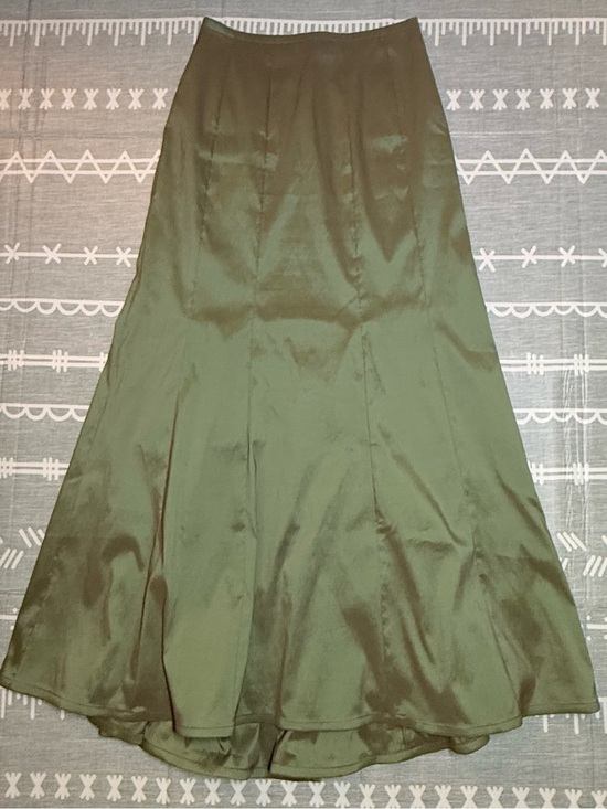 Tadashi Collection Dresses & Skirts - Vintage Y2K Tadashi Shoji Collection Olive Green Iridescent Mermaid Skirt